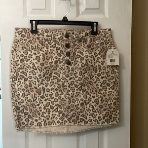 Cheetah print skirt, new with tags